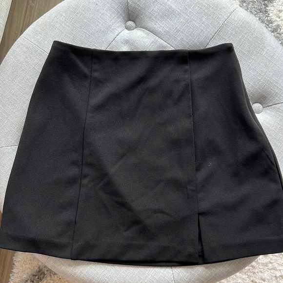 Black split skirt - Picture 1 of 1
